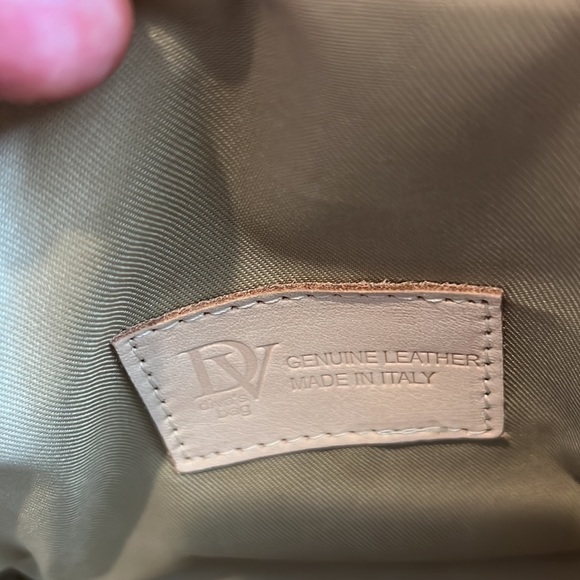 NWT Diva’s Bag Fuchsia leather crossbody bag - Picture 5 of 6